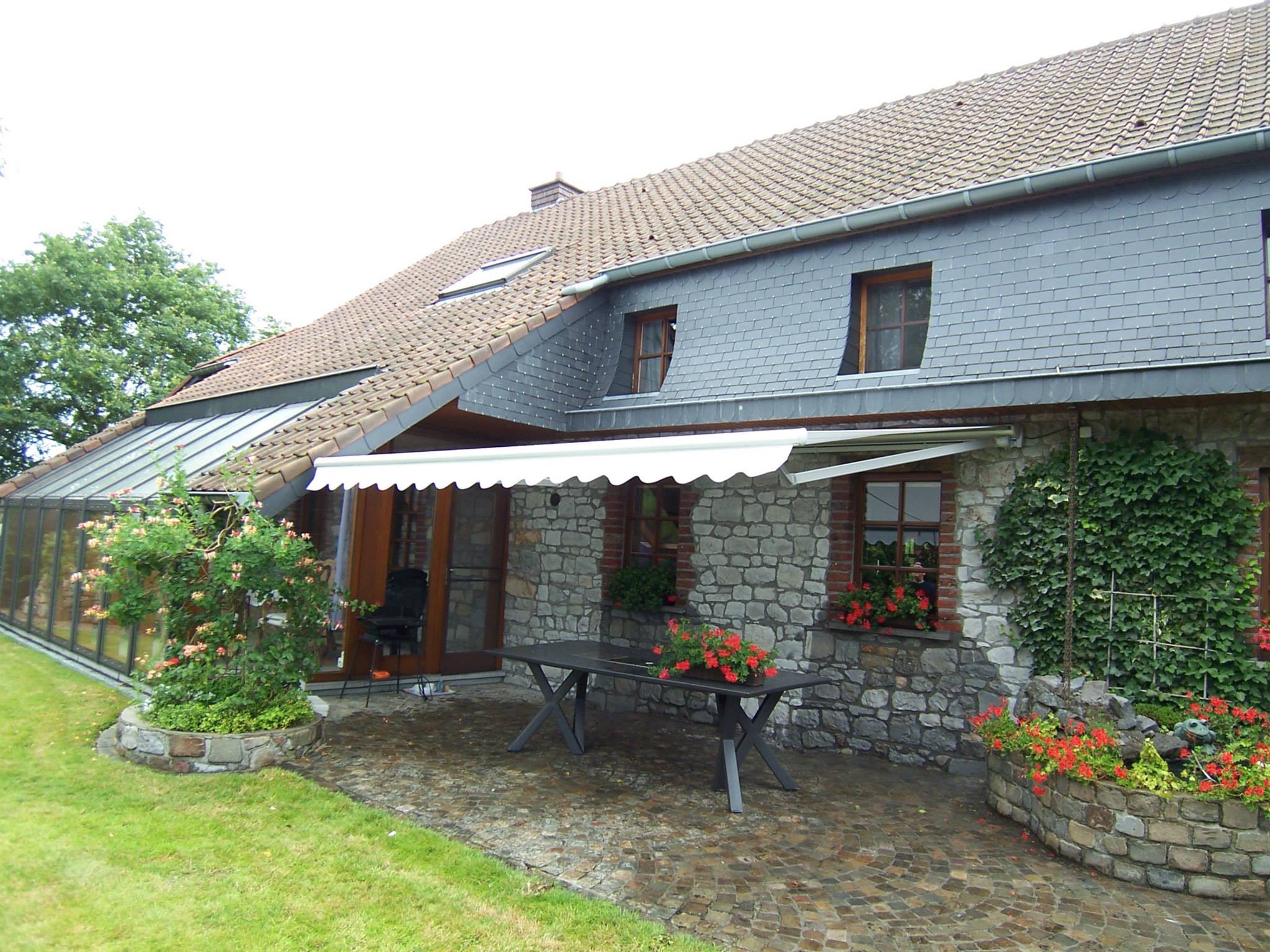 Fensterfront mit moderner Verglasung
